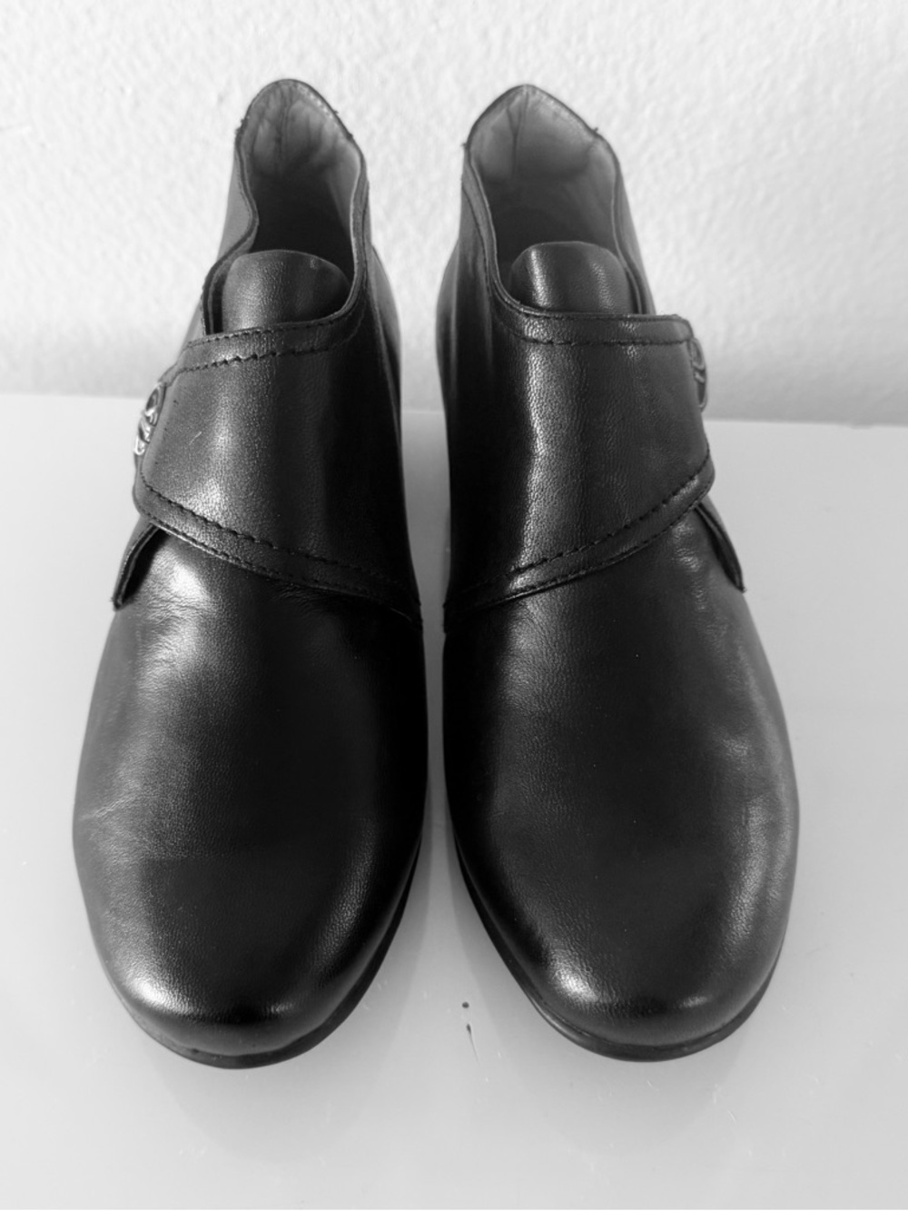 Deer Tracks Women's Black Leather Ankle Shoes Sz 8